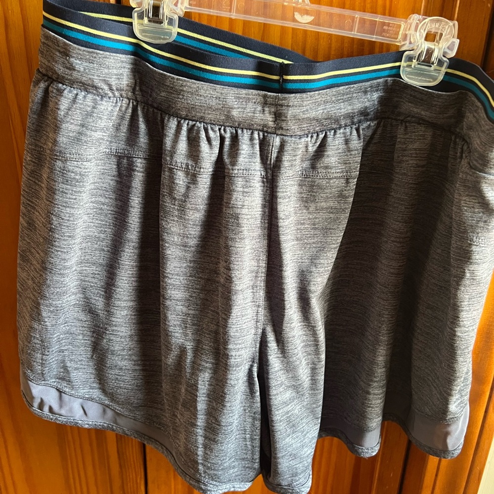 Gray Women's Athletic Shorts XL - Picture 6 of 8